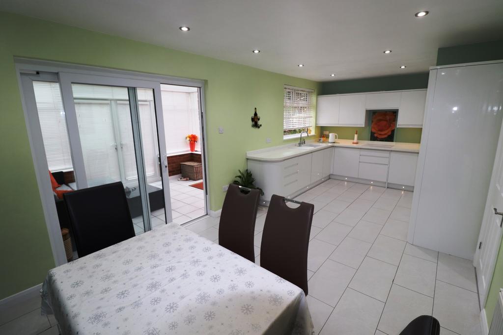 49 Knightscliffe Way