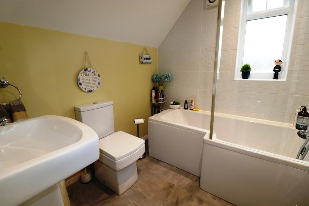 49 Knightscliffe Way