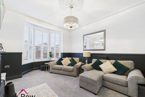 3 bedroom end of terrace house for sale, Low Street, Sherburn In Elmet, Leeds