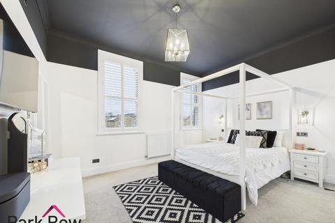 3 bedroom end of terrace house for sale, Low Street, Sherburn In Elmet, Leeds