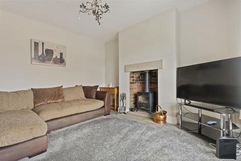 undefined, Larkfield Avenue, Leeds LS19
