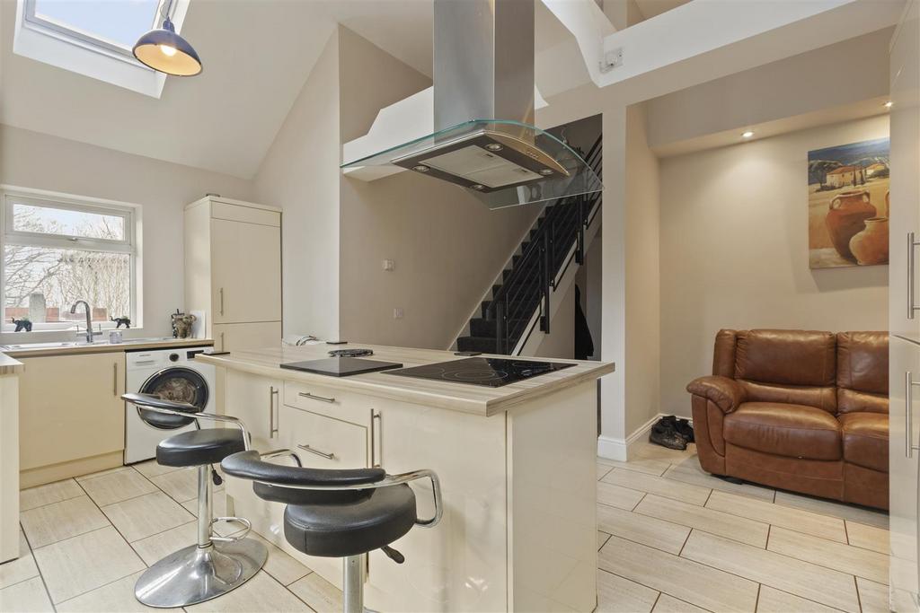 Kitchen/sitting