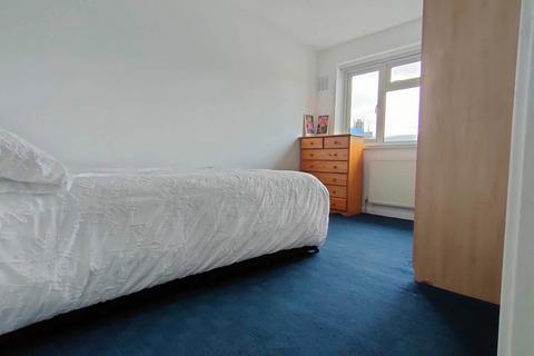 2 bedroom house share to rent, Blackwall Lane, London SE10