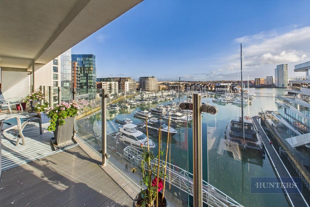 CAM05152 G0-PR0307-STILL038.jpg