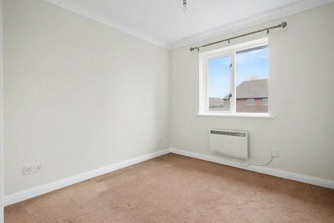 2 bedroom flat to rent, Earlsfield Drive, Chelmsford CM2