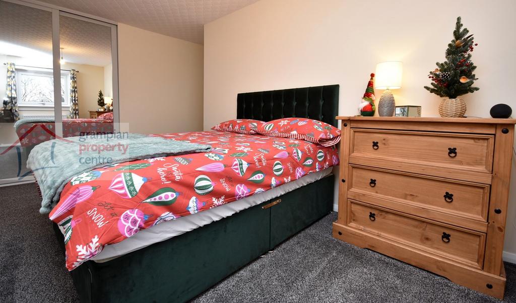Bed 1 .JPG