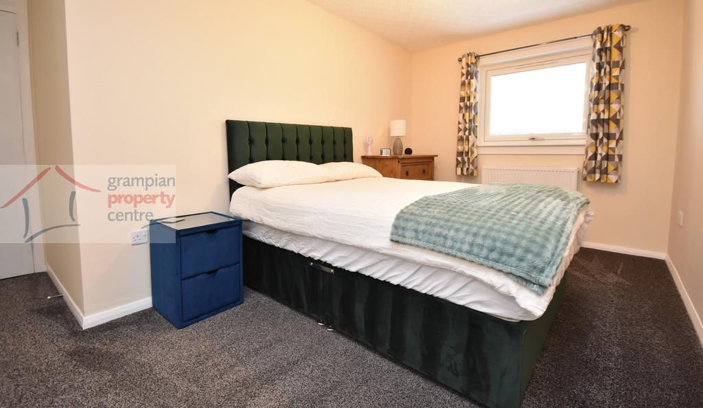 Bed 1 .JPG