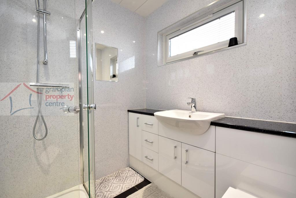 Shower room 1.JPG