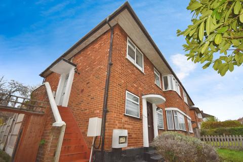2 bedroom flat to rent, Cavendish Avenue, Ealing, London