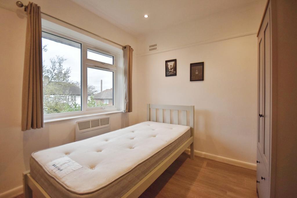 Second bedroom