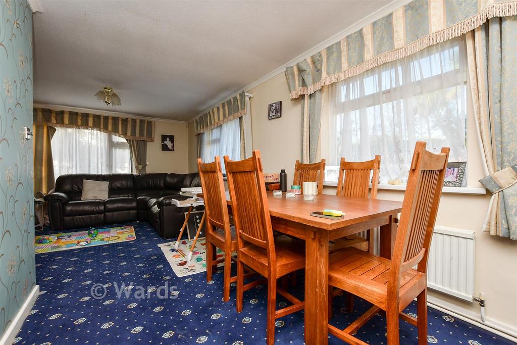 Lounge/ Diner