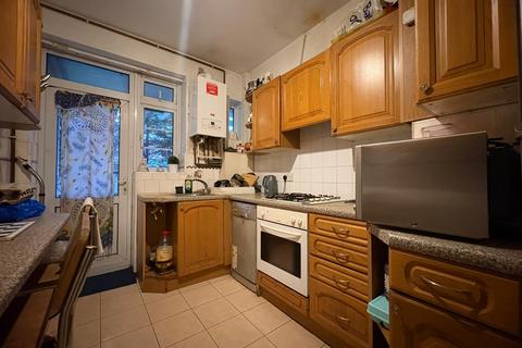 undefined, Cromwell Road, Hounslow TW3