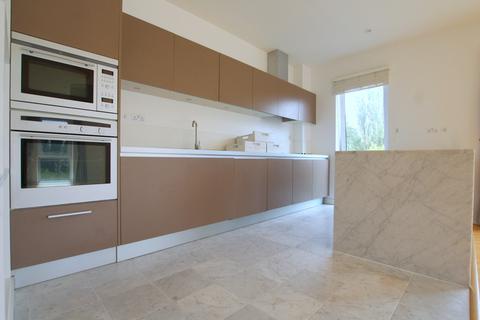 undefined, Melliss Avenue, Richmond TW9