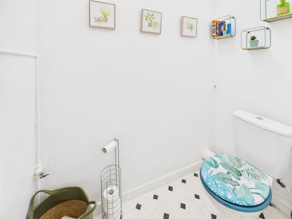 WC (Flat 3)