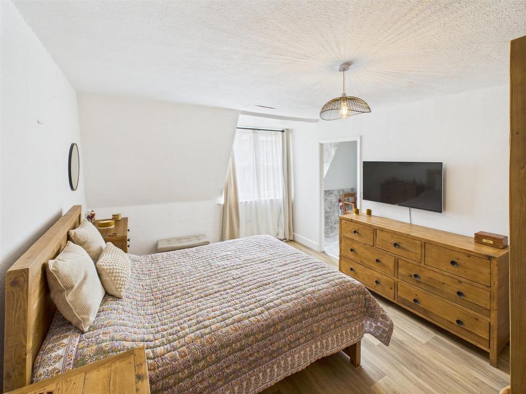 Bedroom One (Flat 3)
