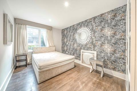 3 bedroom flat to rent, Howard Road, Stanmore HA7