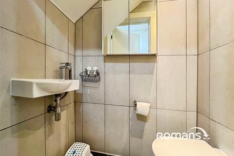 2 bedroom flat to rent, London Road, High Wycombe, Buckinghamshire, HP11