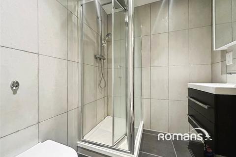 2 bedroom flat to rent, London Road, High Wycombe, Buckinghamshire, HP11