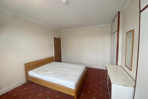 1 bedroom in a house share to rent, Western Road, Southall UB2