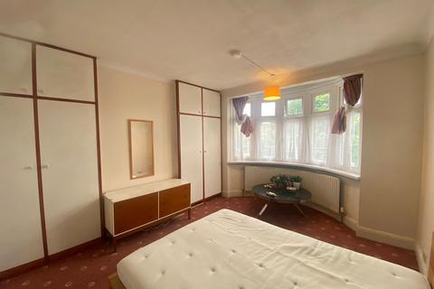 1 bedroom in a house share to rent, Western Road, Southall UB2