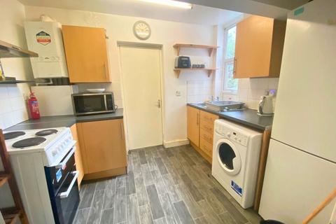 1 bedroom in a flat share to rent, Richmond Grove, Manchester M13