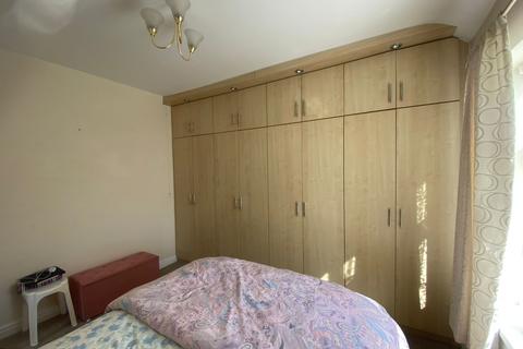 1 bedroom in a house share to rent, Greenway Gardens, Greenford UB6