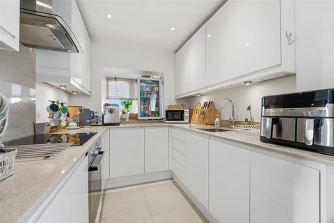 3 bedroom apartment for sale, Greenford Avenue, London