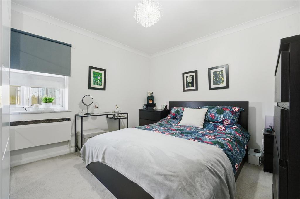 19 Kipling Bed 1.jpg