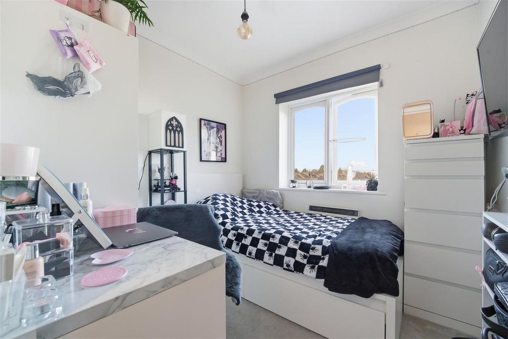 19 Kipling Bed 3.jpg