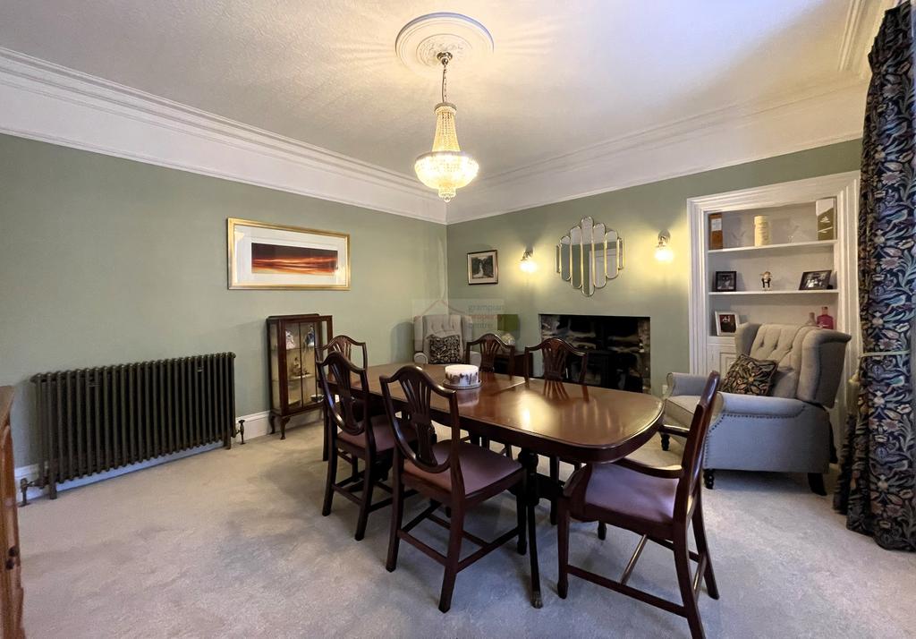 Dining Room b.JPG