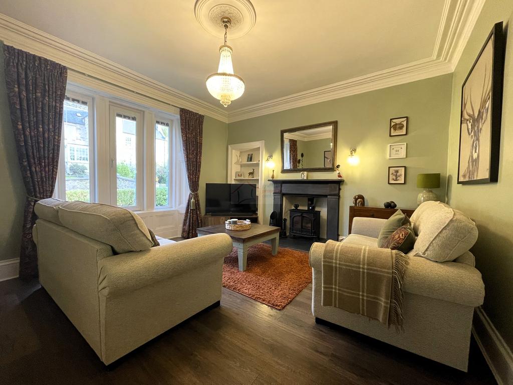 Lounge a.JPG