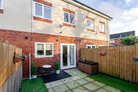 undefined, Bramblemead, Leigh