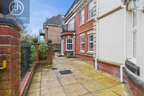 undefined, Ducks Hill Road, Northwood HA6