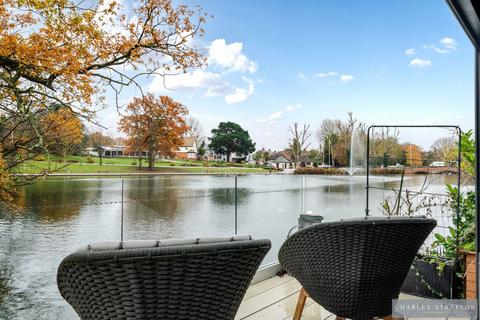 4 bedroom detached house for sale, Lake Rise, Romford