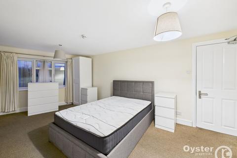 House share to rent, Stretton Way, Borehamwood, WD6