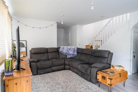 undefined, Kings Row, Honiton