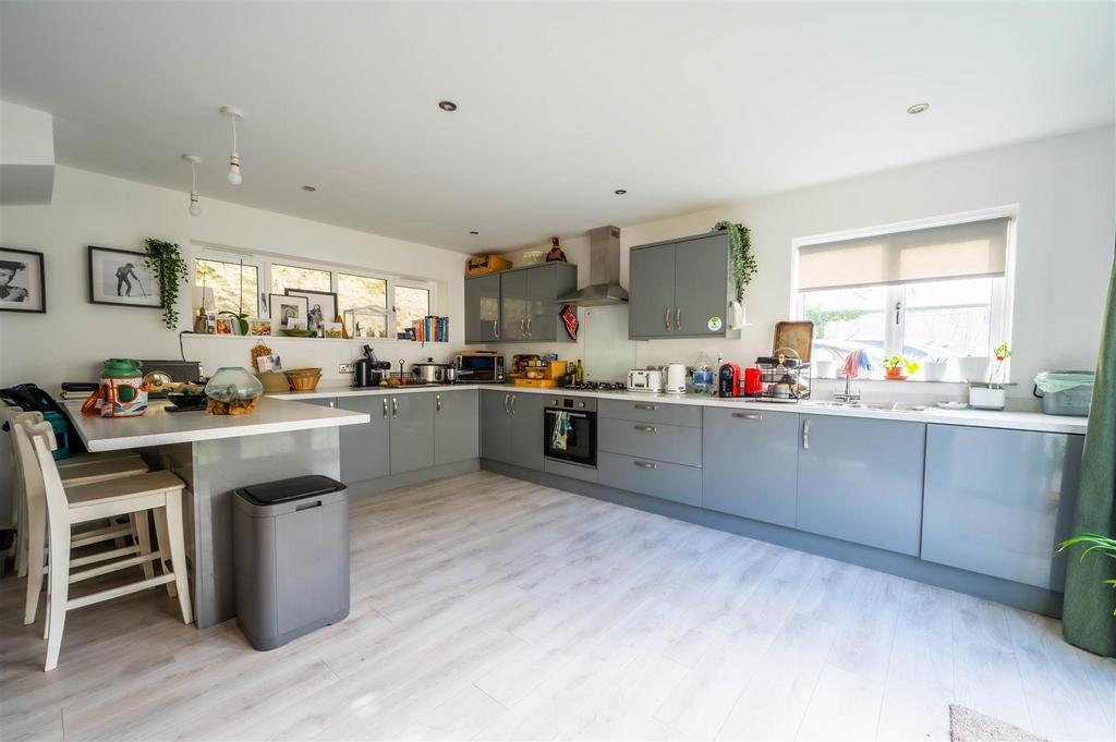 7 Kings Row, Honiton-1.jpg
