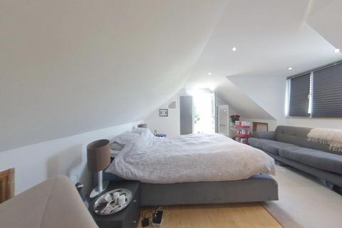 undefined, The Warren, Worcester Park KT4