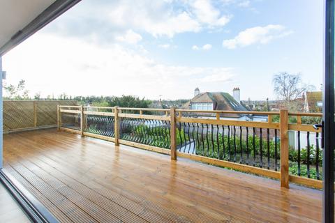4 bedroom bungalow for sale, Herne Avenue, Herne Bay, Kent, CT6