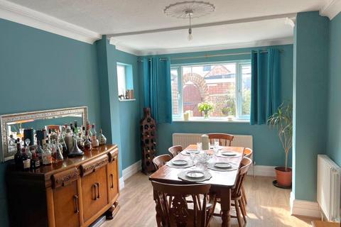 4 bedroom semi-detached house for sale, The Grove Clacton on Sea, CO15