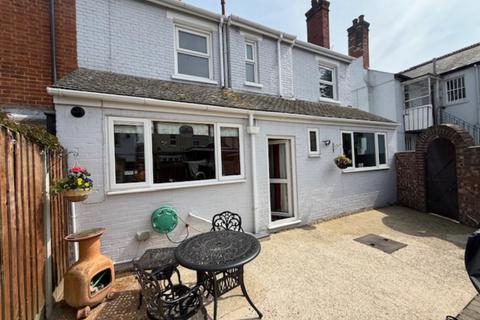 4 bedroom semi-detached house for sale, The Grove Clacton on Sea, CO15