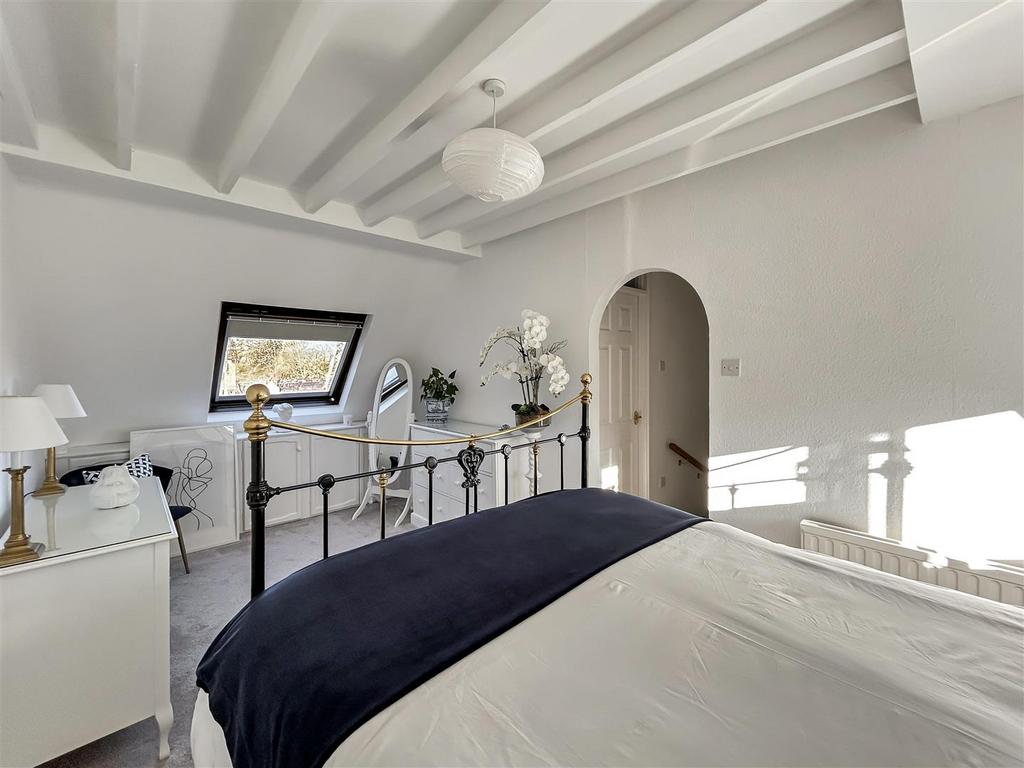 Bed 1a.jpg