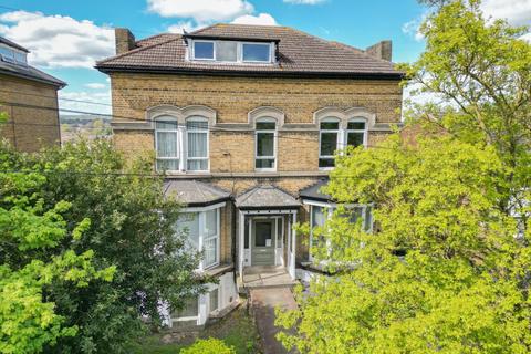 undefined, Glen View, Gravesend, Kent, DA12 1LP