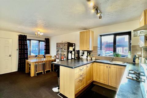2 bedroom end of terrace house for sale, Jessop Avenue, Norwood Green UB2