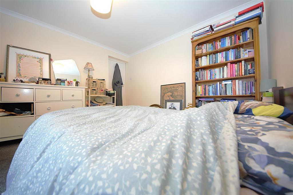 Bedroom 1.jpg
