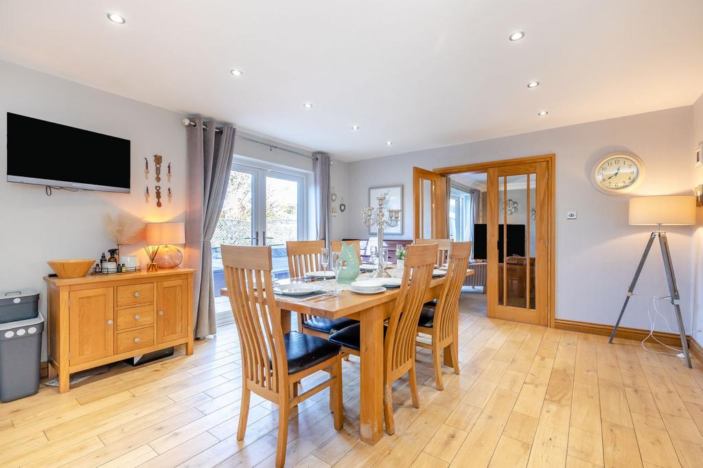 Kitchen / dining room