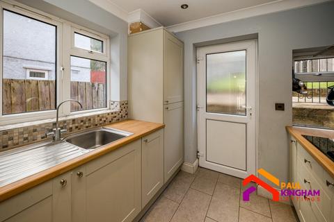 3 bedroom semi-detached house to rent, Underwood Road, High Wycombe HP13