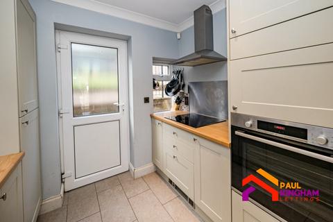 3 bedroom semi-detached house to rent, Underwood Road, High Wycombe HP13