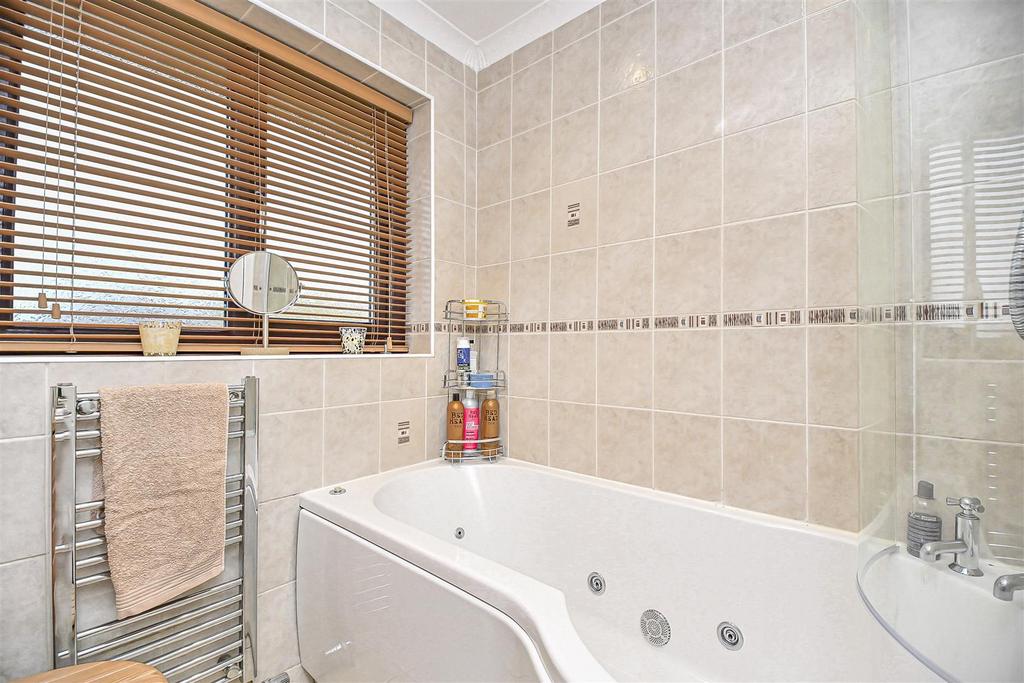 4 Townson Drive Bathroom (2).JPG