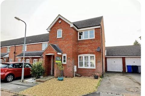 3 bedroom detached house for sale, NO FEES - NO CHAIN Scott Avenue, Rothwell, Kettering